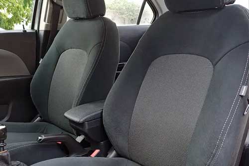 Чехлы на Chevrolet Aveo T300 (Шевролет Авео Т300) из велюра и ткани