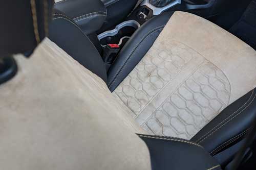 Чехлы на Jeep Renegade (Джип Ренегат) из экокожи и польской алькантары