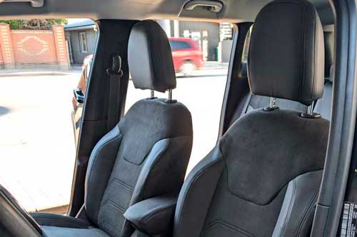 Чехлы на Jeep Renegade (Джип Ренегат) из экокожи и итальянской алькантары