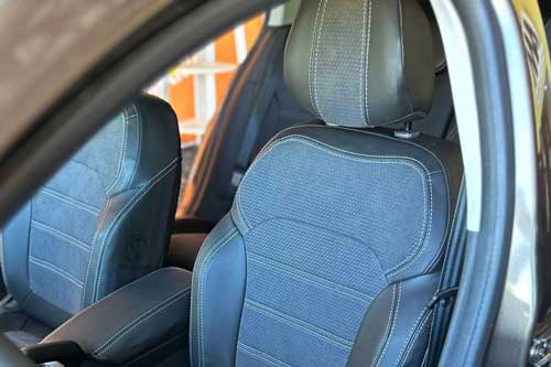 Чехлы на Renault Megane IV (Рено Меган 4) из экокожи и алькантары