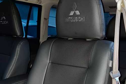 Чехлы на Mitsubishi Pajero Sport I (Митсубиши Паджеро Спорт 1) из экокожи