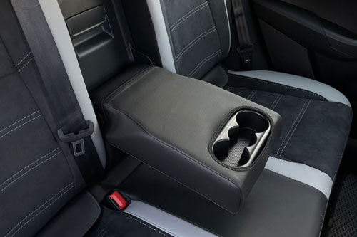 Чехлы на Skoda Karoq Style из экокожи и алькантары