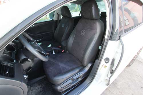 Модельные чехлы на Audi Q7 4L из экокожи и антары