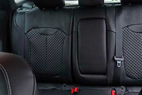 Чехлы на Renault Kadjar из экокожи и ткани с тиснением