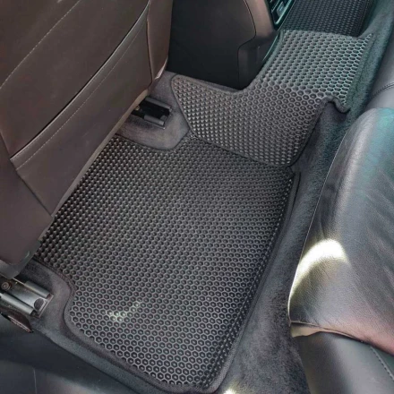 3D EVA коврики на Volkswagen Passat B8 (Фольксваген Пассат Б8) с бортами до 5 см соты черные