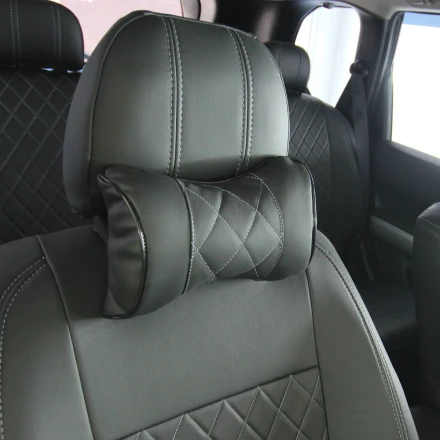 Подушка на подголовник из экокожи чорная EMC с прострочкой ромб