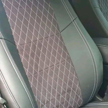 Чехлы на Jeep Grand Cherokee IV WK2 из экокожи и антары с прострочкой