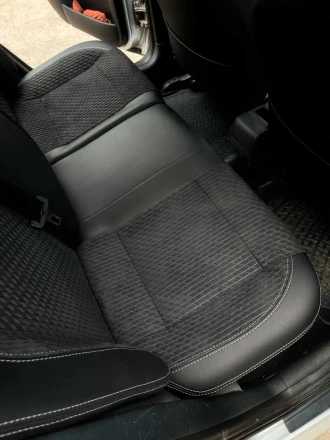 Чехлы на Skoda Octavia Tour из экокожи и итальянской алькантары Comfort Plus 3