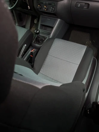 Авточехлы на Volkswagen Golf Plus (Вольксваген Гольф плюс) из ткани с тиснением