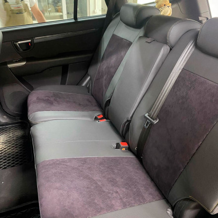 Чехлы на Hyundai Santa FE из экокожи и алькантары с перфорацией