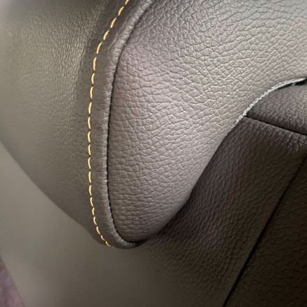 Чехлы на Hyundai Santa FE из экокожи и алькантары с перфорацией