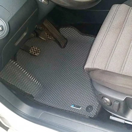 3D EVA коврики на Volkswagen Passat B8 (Фольксваген Пассат Б8) с бортами до 5 см соты серо-черные