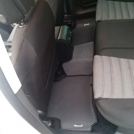 3D EVA коврики на Volkswagen Passat B8 (Фольксваген Пассат Б8) с бортами до 5 см соты серо-черные