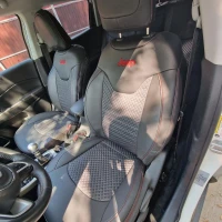 Чехлы на Jeep Compass из экокожи и гобелена с тиснением Чехлы на Jeep Compass из экокожи и гобелена с тиснением