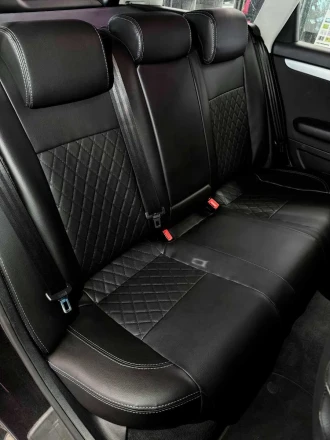 Чехлы на Audi A4 B7 (Ауди А4 Б7) из экокожи и прострочкой ромб Comfort 1