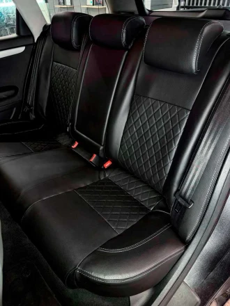 Чехлы на Audi A4 B7 (Ауди А4 Б7) из экокожи и прострочкой ромб Comfort 1
