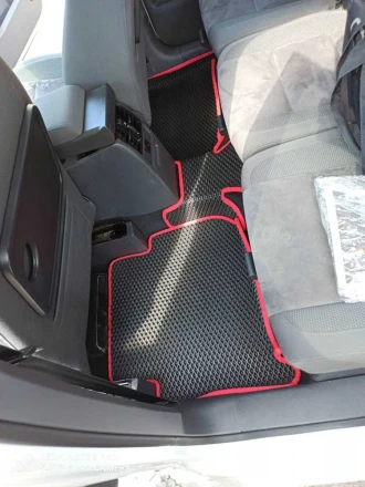 3D EVA коврики на Volkswagen Touran I (Фольксваген Туран 1) с бортами до 5 см черно-красные