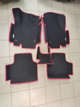 3D EVA коврики на Skoda Oktavia A7 (Шкода Октавия А7) с бортами до 10 см и шильдами на передних ковриках