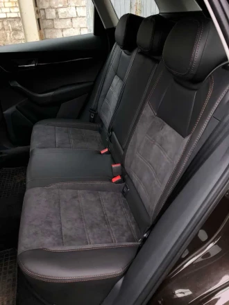 Чехлы на Skoda Karoq (Шкода Карок) из экокожи и алькантары Comfort Plus 3
