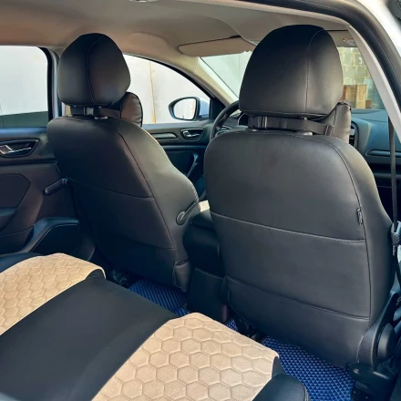 Чехлы на Renault Megane IV из экокожи и антары ELA2020R соты