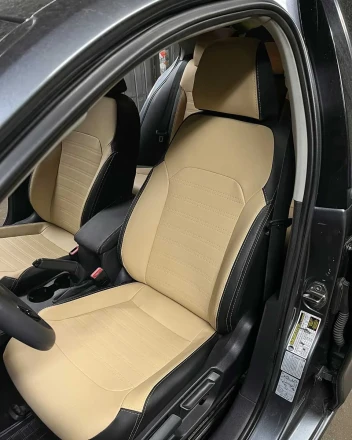 Чехлы на Volkswagen Passat B8 (Фольксваген Пассат Б8) из экокожи Comfort 3 черно-бежевые