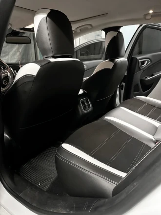 Чехлы на Chrysler 200 II (Крайслер 200 2 пок.) из экокожи и польськой алькантри Comfort Plus 2