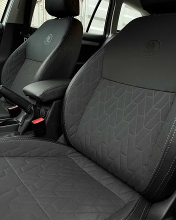 Чехлы на Skoda Octavia A7 (Шкода Октавия А7) из экокожи и ткани Comfort Plus 3