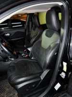 Чехлы на Jeep Cherokee KL (Джип Чероки КЛ) из экокожи и польськой алькантары Comfort 1