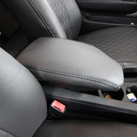 Чехлы на BMW 1 E81/E82/E87/E88 (БМВ Е81/Е82/Е87/Е88) из экокожи EG