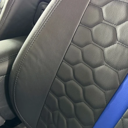 Чехлы на Nissan Leaf I (Ниссан Лиф 1) из экокожи Eco Sport (синяя полоска)