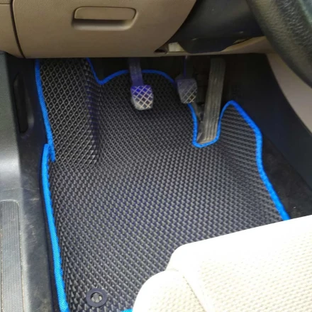 3D EVA коврики на Volkswagen Passat B7 (Фольксваген Пассат Б7) с бортами до 5 см черно-синие