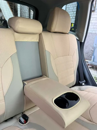 Чехлы на Subaru Forester V SK (Субару Форестер 5) из экокожи и боковыми вставками Sport 3