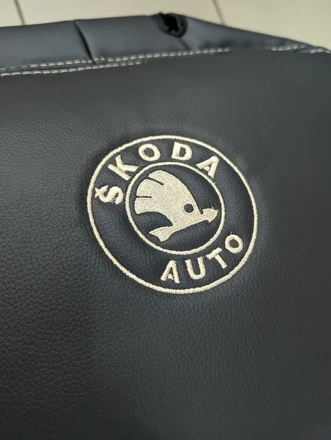 Чехлы на Skoda Octavia A7 (Шкода Октавия А7) из экокожи и антары с прострочкой соты VE