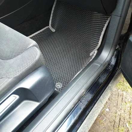 3D EVA коврики на Volkswagen Passat B6 (Фольксваген Пассат Б6) с бортами до 5 см черно-серые