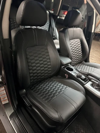 Чехлы на Subaru Outback III (Субару Аутбэк 3) из экокожи с прострочкой соты Comfort 3