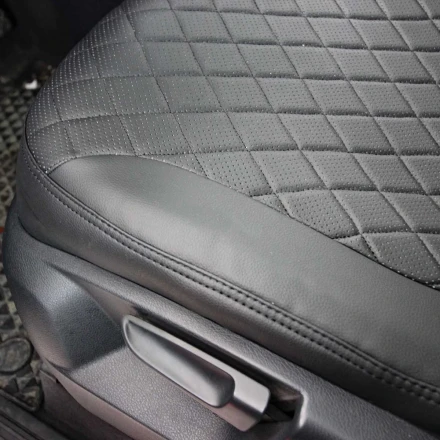 Чехлы на Volkswagen Touareg II (Фольксваген Туарег 2) из экокожи EP