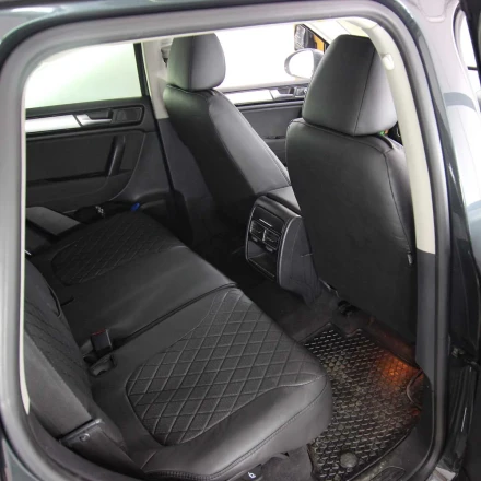 Чехлы на Volkswagen Touareg II (Фольксваген Туарег 2) из экокожи EP