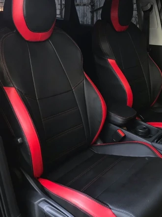 Чехлы на Skoda Karoq Ambition (Шкода Карок Амбишн) из экокожи Comfort Plus 3 с красными вставками