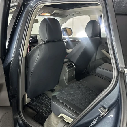 Чехлы на  Audi Q5 8R (Ауди Кю5 8Р) из экокожи и польской алькантары VPA