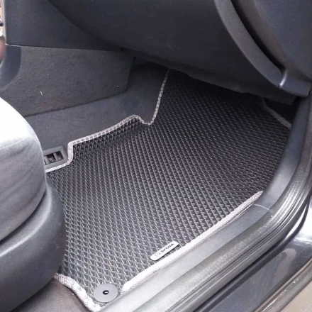 3D EVA коврики на Skoda Octavia Tour (Шкода Октавия Тур) с бортами до 5 см чорно-серые