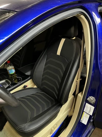Чехлы на Ford Fusion USA (Форд Фьюжн США) из экокожи с выгнутой строчкой и полосой Comfort Plus 3