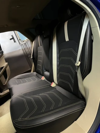 Чехлы на Ford Fusion USA (Форд Фьюжн США) из экокожи с выгнутой строчкой и полосой Comfort Plus 3