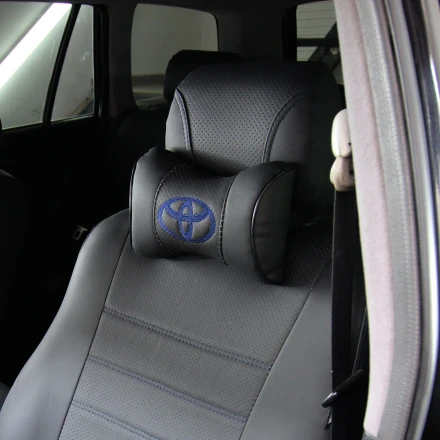 Подушка для подголовников EMC из экокожи с перфорацией черная с лого Toyota