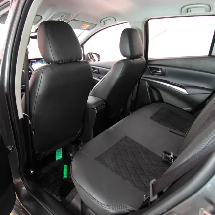 Чехлы на Suzuki SX4 (Сузуки сх4) из экокожи и антары с тиснением ромб