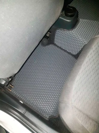 3D EVA коврики на Skoda Roomster (Шкода Румстер) с бортами до 5 см серо-черные