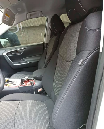 Чехлы на Toyota RAV4 V пок. Hybrid из гобелена