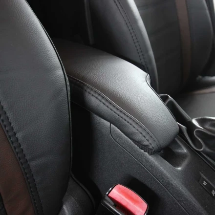 Чехлы на Renault Megane III из экокожи и ткани Eco Classic 2020 черно-коричневые