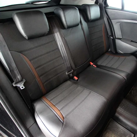 Чехлы на Renault Megane III из экокожи и ткани Eco Classic 2020 черно-коричневые