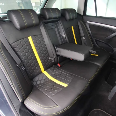 Чехлы на Skoda Octavia A5 (Шкода Октавия А5) из экокожи ES черные с желтой полосой