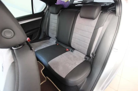 Чехлы на Skoda Octavia A7 из экокожи и антары Eco Lazer+Antara 2020 (P) темно-серые